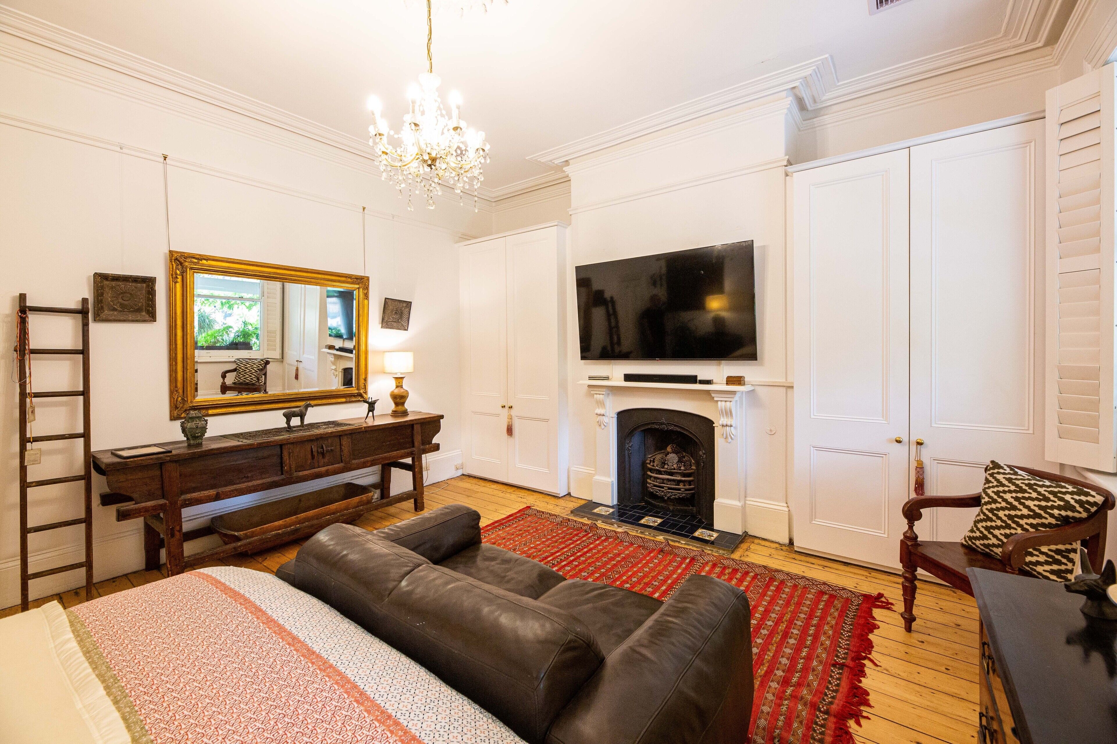 Heritage terrace house with oasis pool garden by the beach — image 23