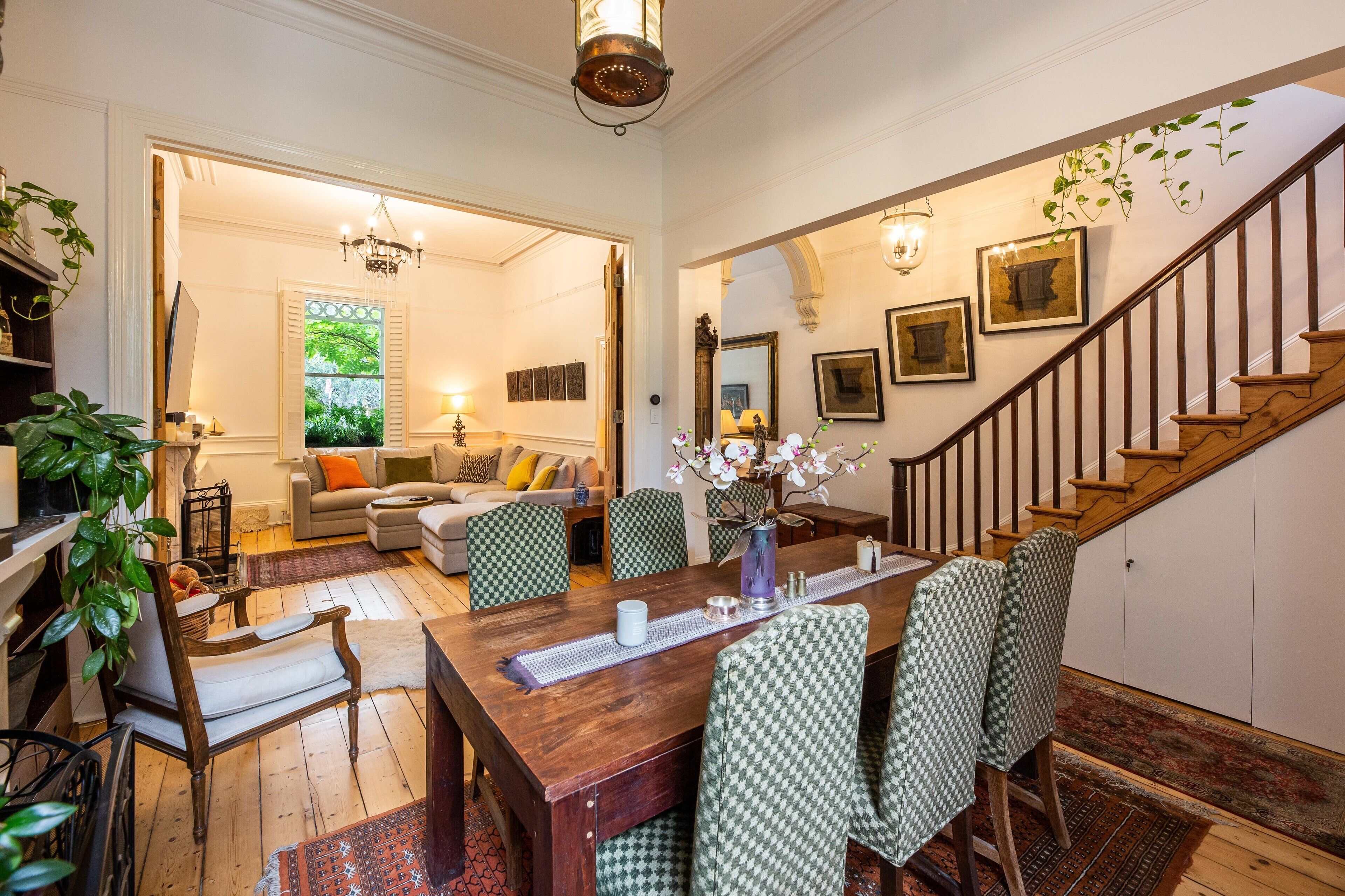 Heritage terrace house with oasis pool garden by the beach — image 4