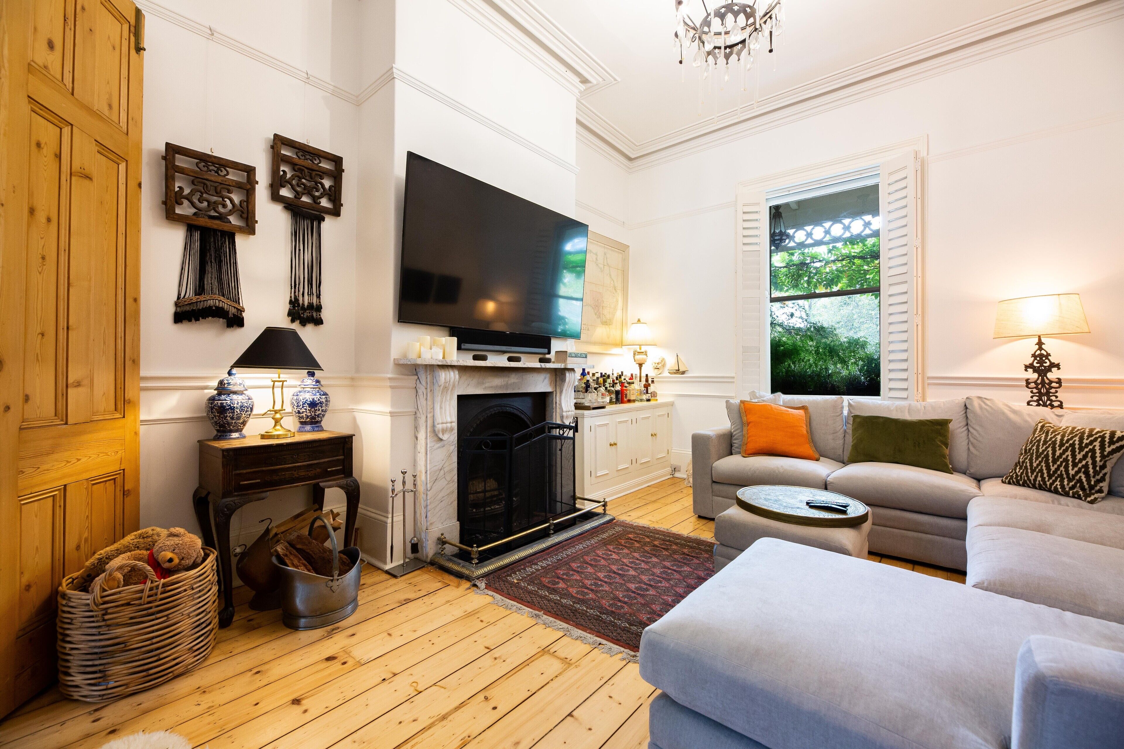 Heritage terrace house with oasis pool garden by the beach — image 3