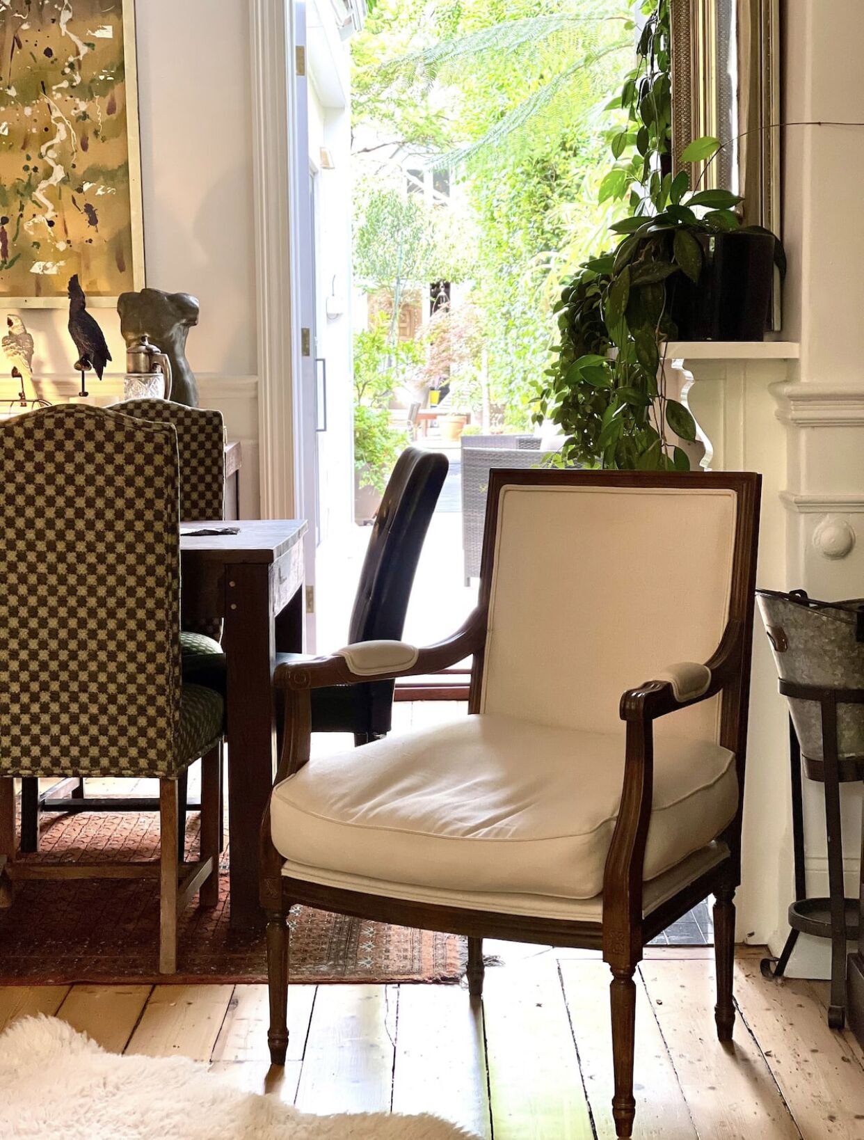 Heritage terrace house with oasis pool garden by the beach — image 6