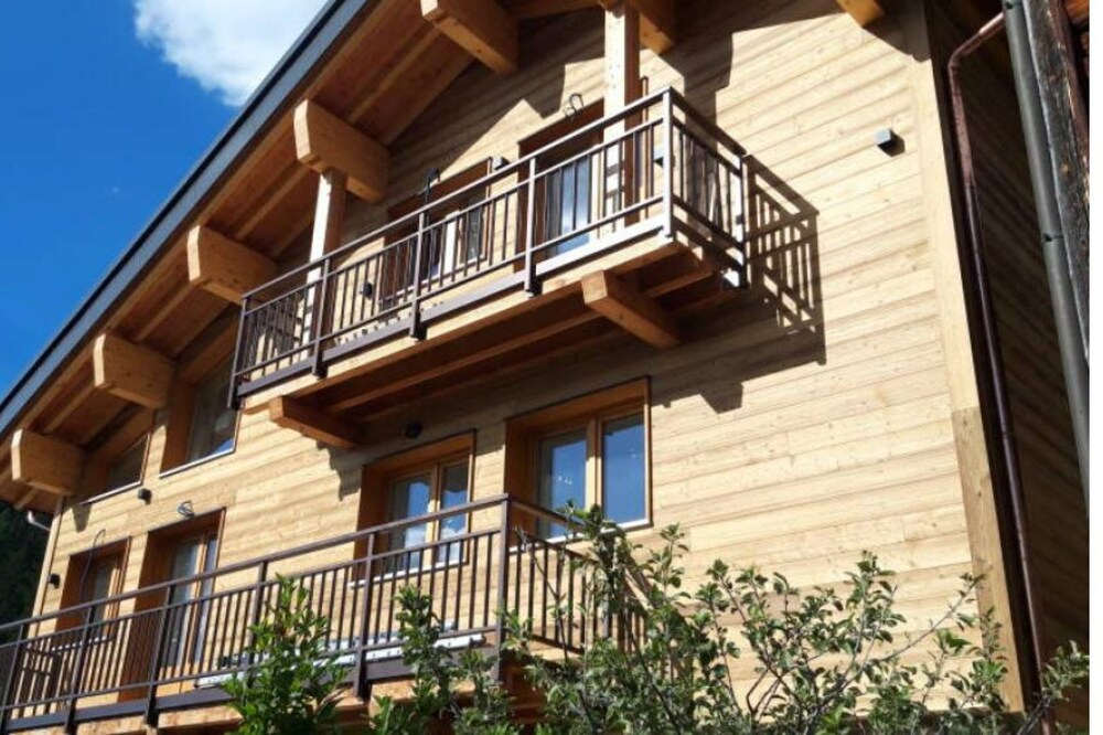 Luxurious Chalet les Corbassières in Plagne 1600 Le Solan **** 10 p