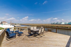 屋外ダイニングエリア