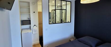 1 bedroom, iron/ironing board, travel crib, WiFi