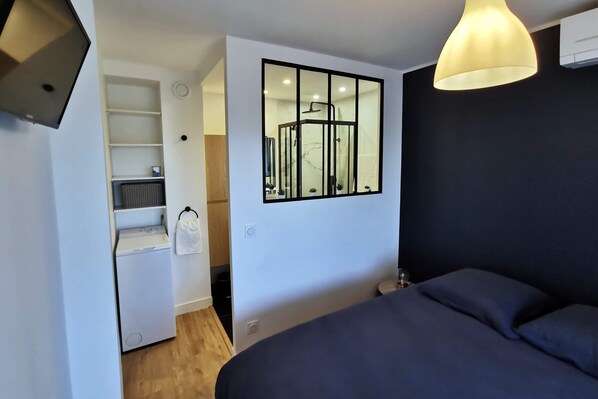 1 camera, ferro/asse da stiro, culla da viaggio, Wi-Fi