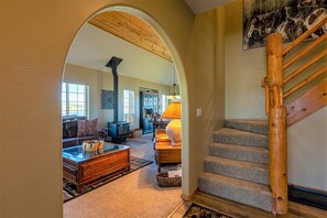 Smart TV, fireplace - On Lake Hatcher! Great Views, Quiet Area, Close to Uptown, New Hot Tub! (Pagosa Springs)