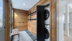 Unclassified image, 4 of 53, button - Upscale Abode w/Mountain & Golf Course Views•Sleeps 11•BBQ•Steps to Free Shuttle (Park City)