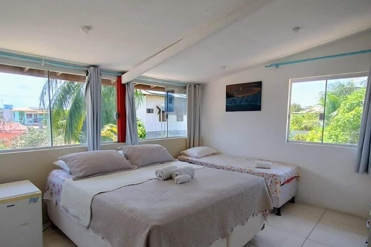 Triple Room | Free WiFi, bed sheets