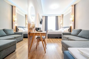 Premium bedding, down duvets, free minibar items, in-room safe - Elegance Studios Wien (Vienna)