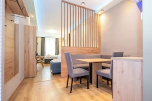 Family Studio Suite | Premium bedding, down comforters, free minibar items, in-room safe - Elegance Studios Wien (Vienna)