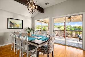 Dining - Relaxing Getaway w/ Lake Travis Views + Hot Tub (Point Venture)