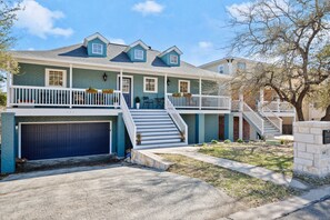 Exterior - Relaxing Getaway w/ Lake Travis Views + Hot Tub (Leander)