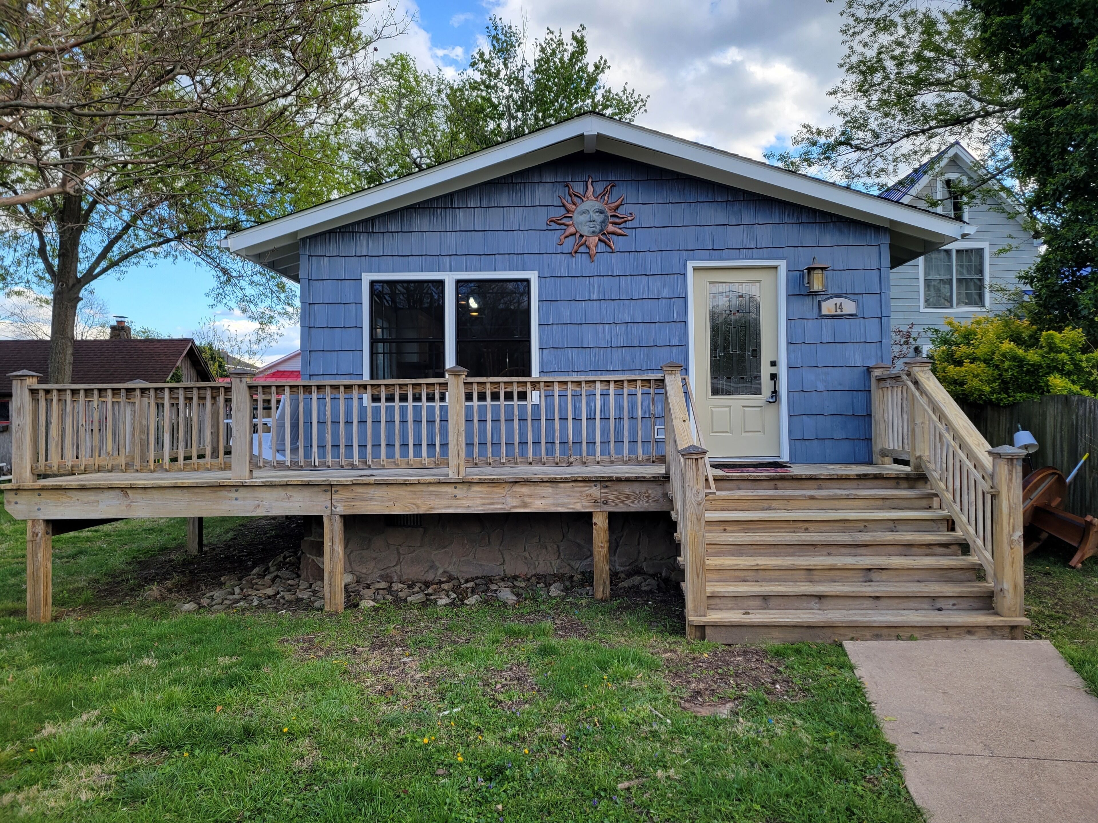 Colonial Beach Private Beach/Dock -Water View Bungalow