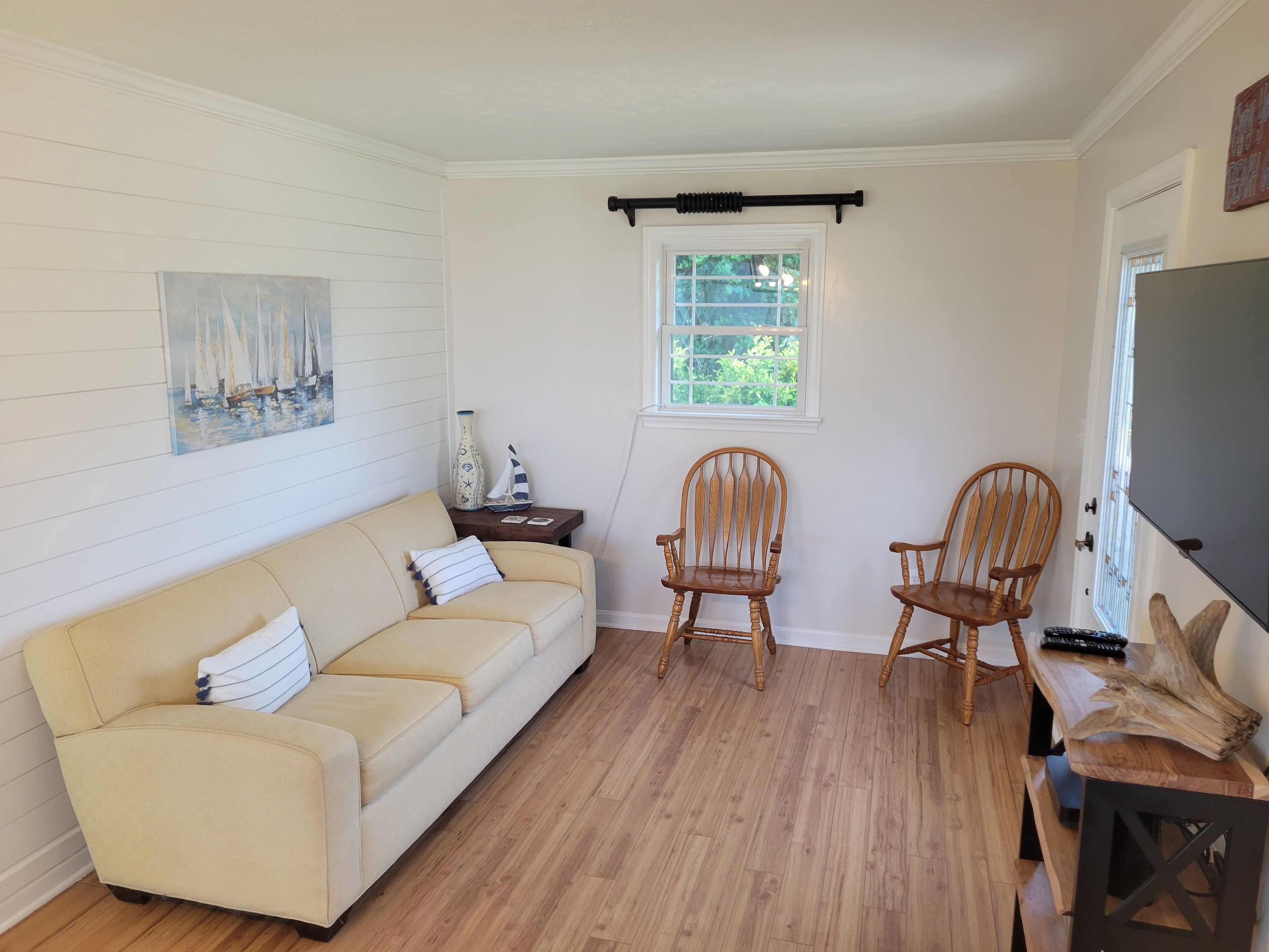 Colonial Beach Private Beach/Dock -Water View Bungalow