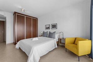 4 bedrooms, iron/ironing board, free WiFi