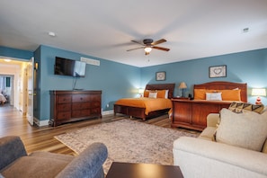 4 bedrooms, desk, iron/ironing board, free WiFi - The 3rd Street Inn (Washington)