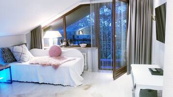 4 Schlafzimmer, Schreibtisch, Bügeleisen/Bügelbrett, kostenloses WLAN