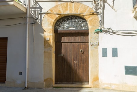 Außendetails. LA NASSA SUITES MAZARA