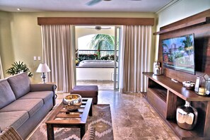 TV, fireplace, DVD player, table tennis