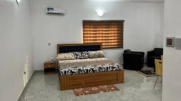 4 quartos, ferros/tábuas de passar roupa, Wi-Fi de cortesia