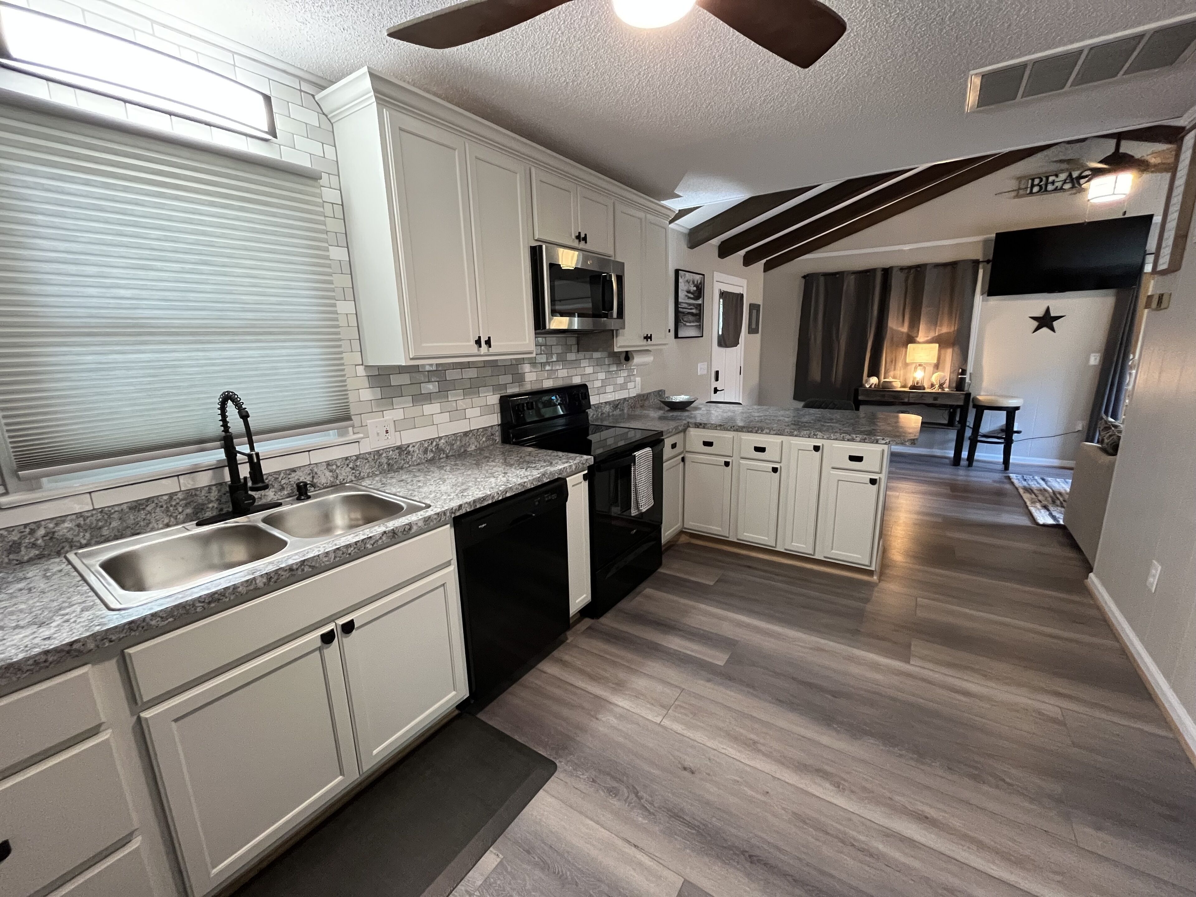 Freshly updated in KDH 1 Mile from the beach