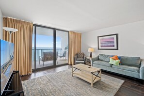 Smart TV, DVD player - Regency Towers 1602 -Pool & Hot Tub Year-Round (Myrtle Beach)