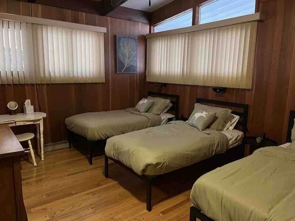 4 chambres, lit parapluie, Wi-Fi gratuit, draps fournis