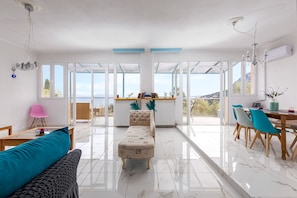 TV - Villa Olive Tree by Estia (Corfu)