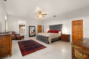 3 bedrooms, desk, free WiFi, bed sheets