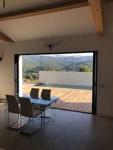 Villa 6 persons near Cassis Marseille Aix en Provence swimming pool barbecue view