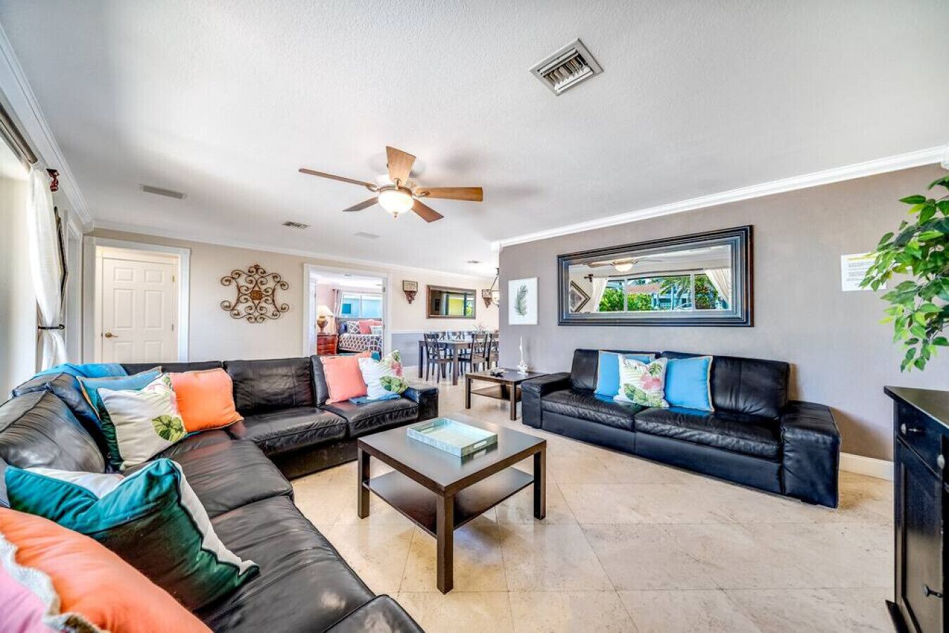 HEATED POOL+WATERFRONT+KAYAK+PING PONG / NEAR BEACH!