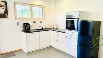 Refrigerador, horno, parrilla de estufa y lavavajillas