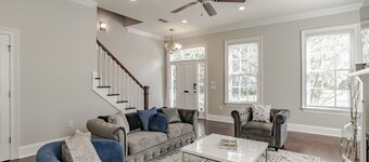 Beautiful Townhouse at De Tonti Square