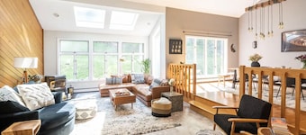 Modern, Magical Woodsy Escape 1 Hour From NYC