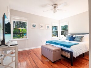 2 bedrooms, iron/ironing board, free WiFi, bed sheets - Clearwater private home with pool - 4 miles from beach. Sleeps 7, 2 bed, 1+ bath (Clearwater)