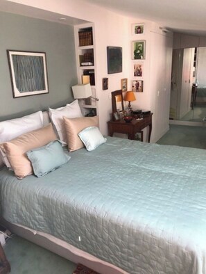 2 chambres, bureau, fer et planche à repasser, Wi-Fi gratuit