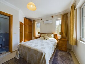 4 chambres, fer et planche à repasser, Wi-Fi