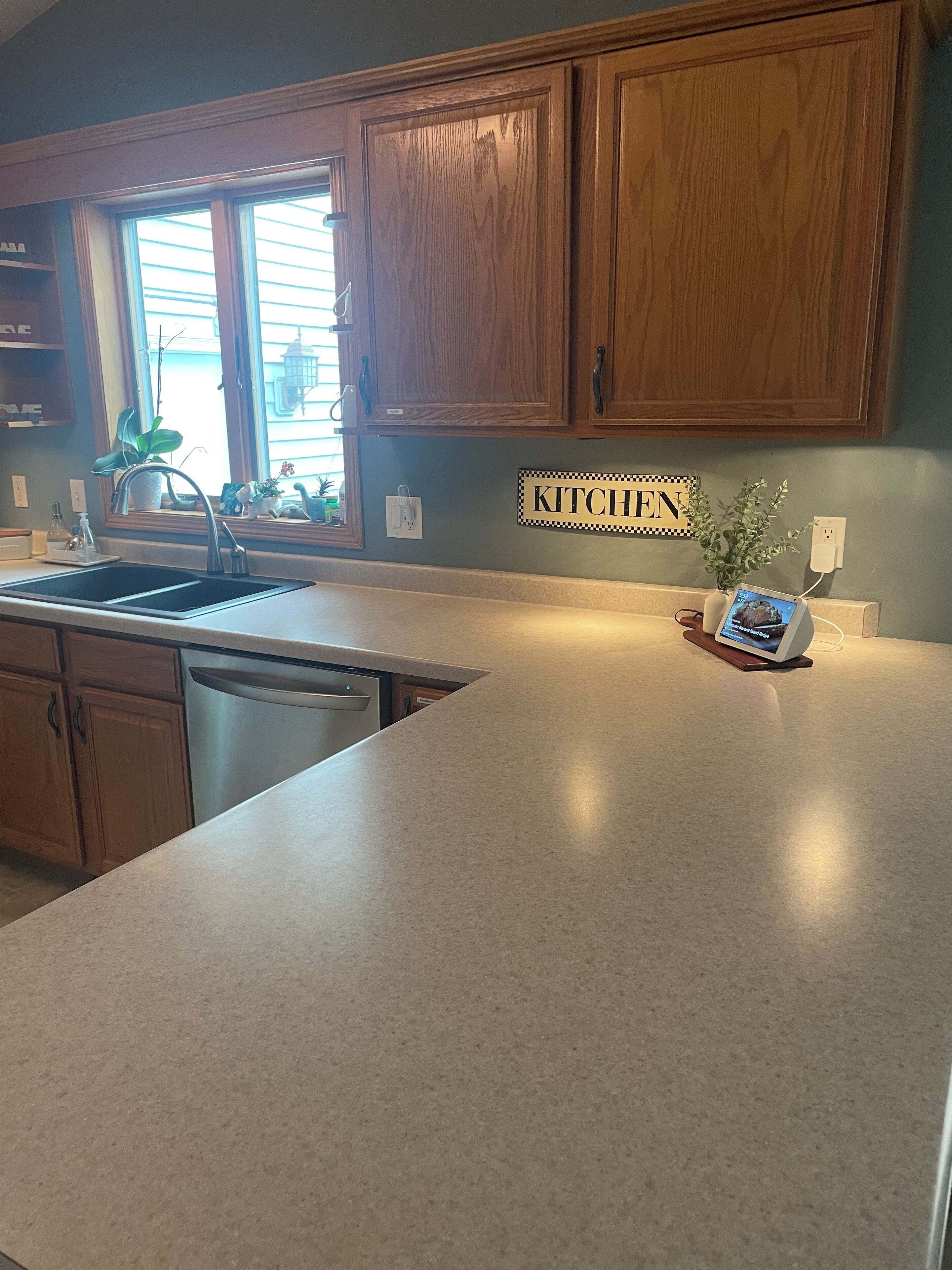 Easy on and off from HWY 41, HWY10. Great stay for EAA & GreenBay Packer Games.