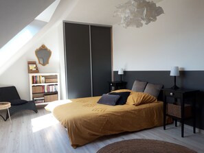 2 bedrooms, desk, iron/ironing board, free WiFi - Comfort and tranquility in the heart of Perros-Guirec (Perros-Guirec)