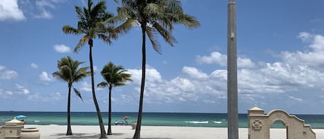 Am Strand, Shuttle zum Strand