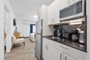 Deluxe Suite | Private kitchen