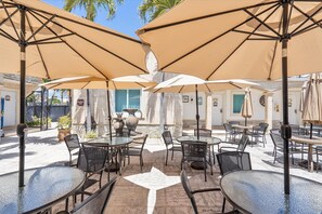 Courtyard - Casa Pellegrino (Hollywood)