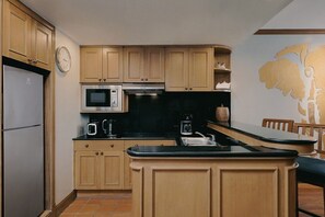 Fridge, microwave, coffee/tea maker, toaster