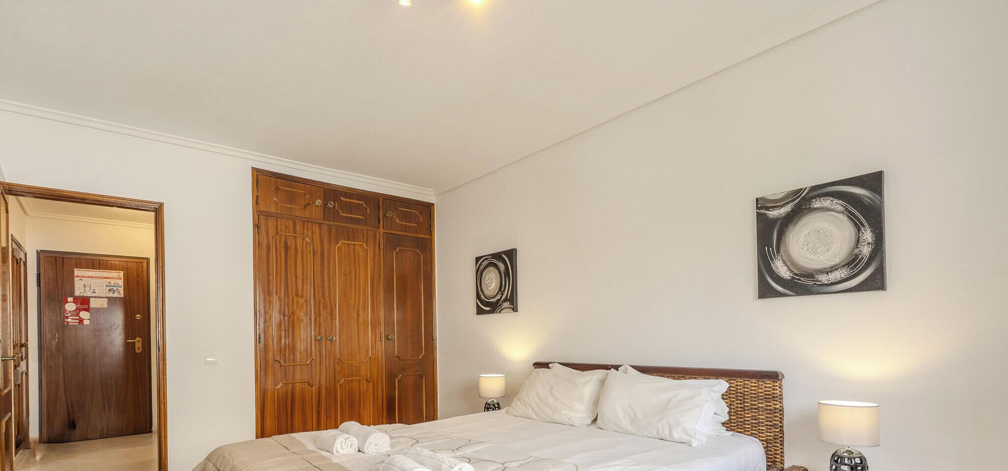 Iron/ironing board, free WiFi, bed sheets