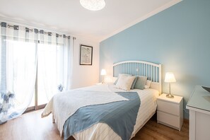 Unclassified image, 4 of 30, button