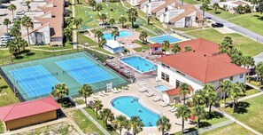 Piscina all'aperto, una piscina riscaldata