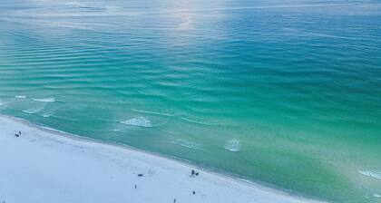 Summer Beach Getaway! Private HEATED pool, walk to beach! 2 king BR!