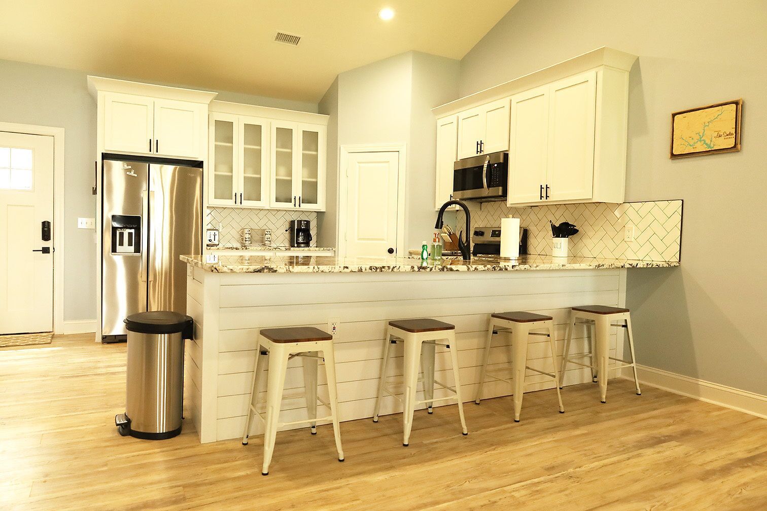 New Secluded Sinclair Lakefront Home! Fire pit, Great Swimming, Better Fishing