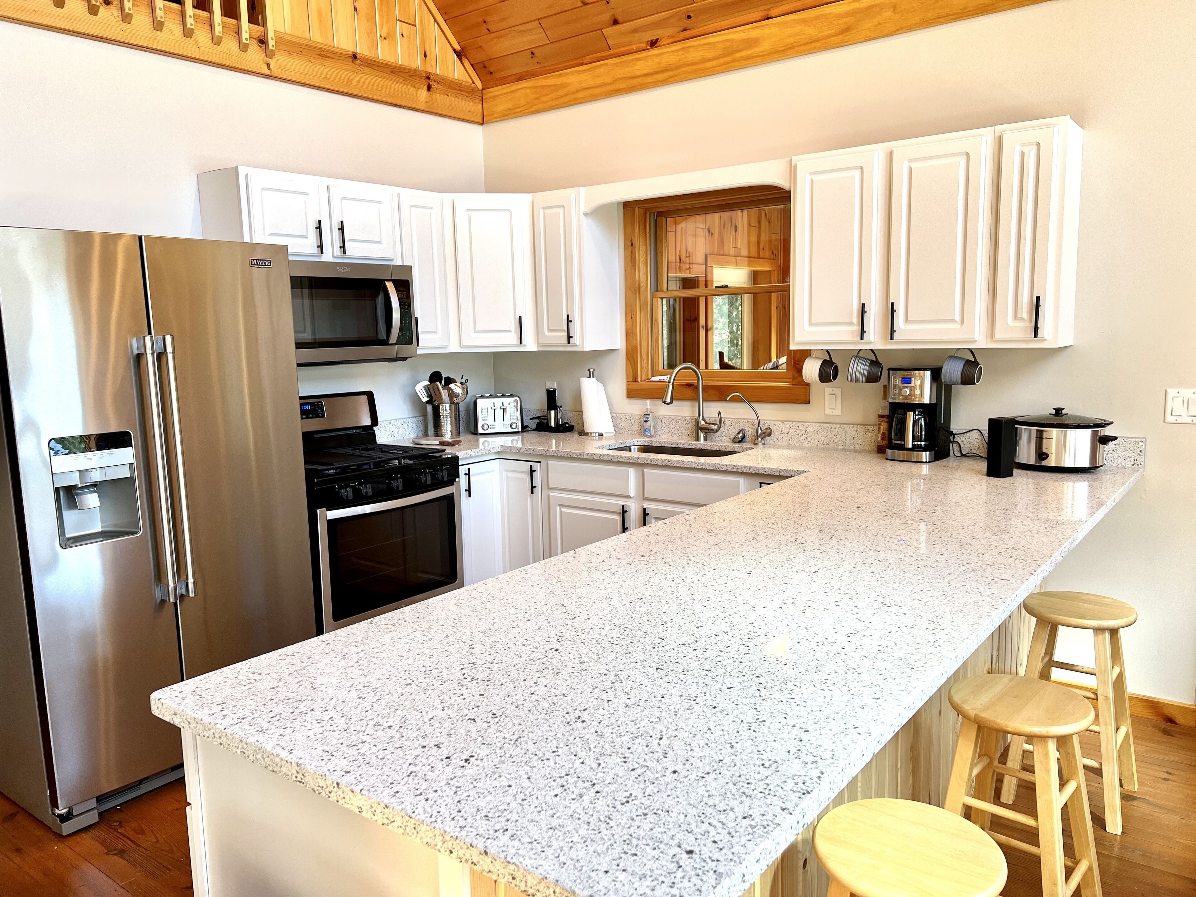 Family friendly lakefront cabin with 140 ft of clear, sandy frontage.