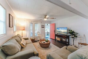 Smart TV, offices - Affordable / conveniently located/pets OK (Port St. Joe)