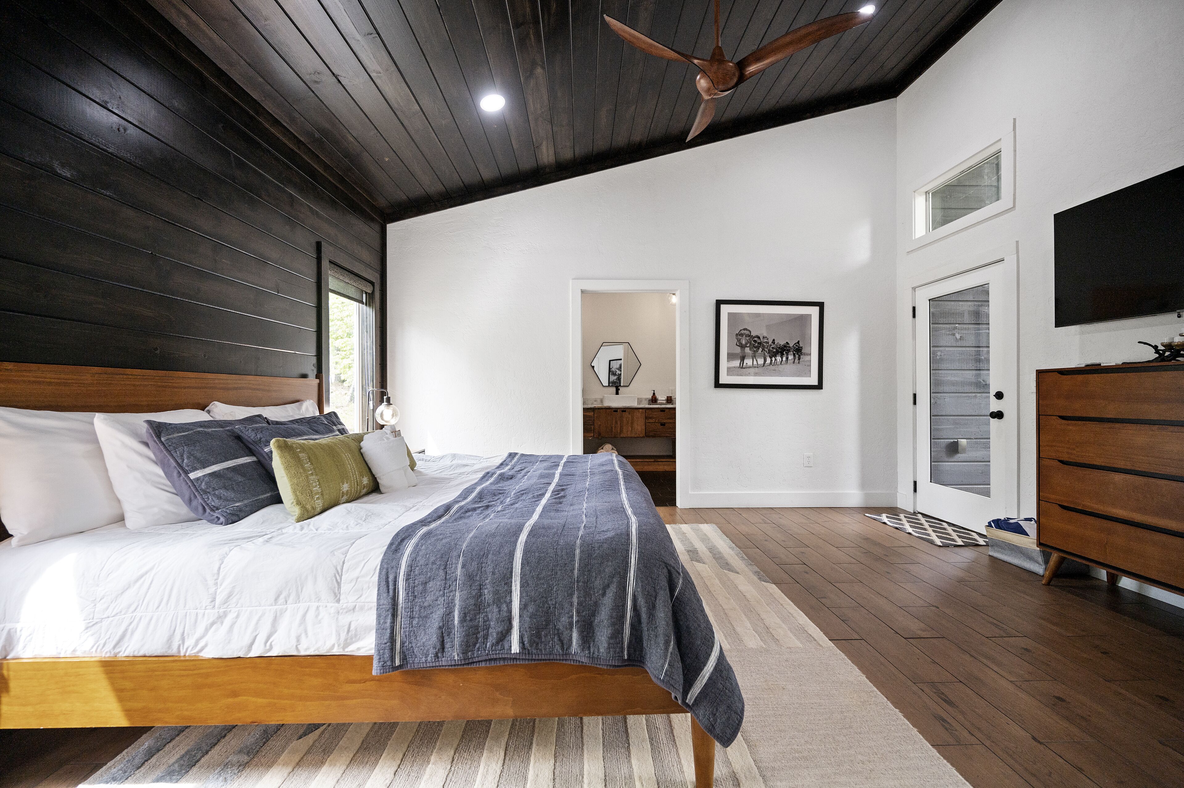 Nov Special★Hot Tub★Outdoor Fireplace★Fire Pit★Pet Friendly★Mins to Beavers Bend